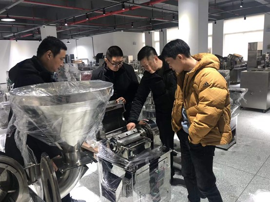 湖南省中醫研究院一行來(lái)公司參觀(guān)
