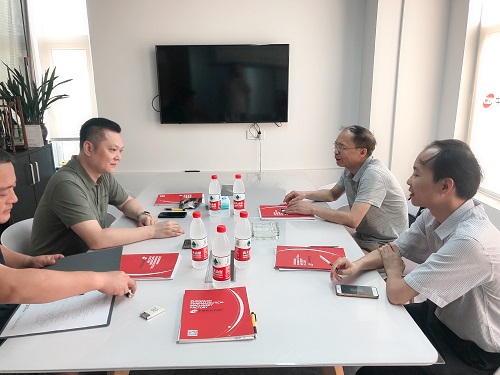 湖南然潤堂中藥有限公司一行來(lái)公司參觀(guān)交流