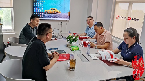 廣西衛生職業(yè)技術(shù)學(xué)院一行人來(lái)我公司參觀(guān)